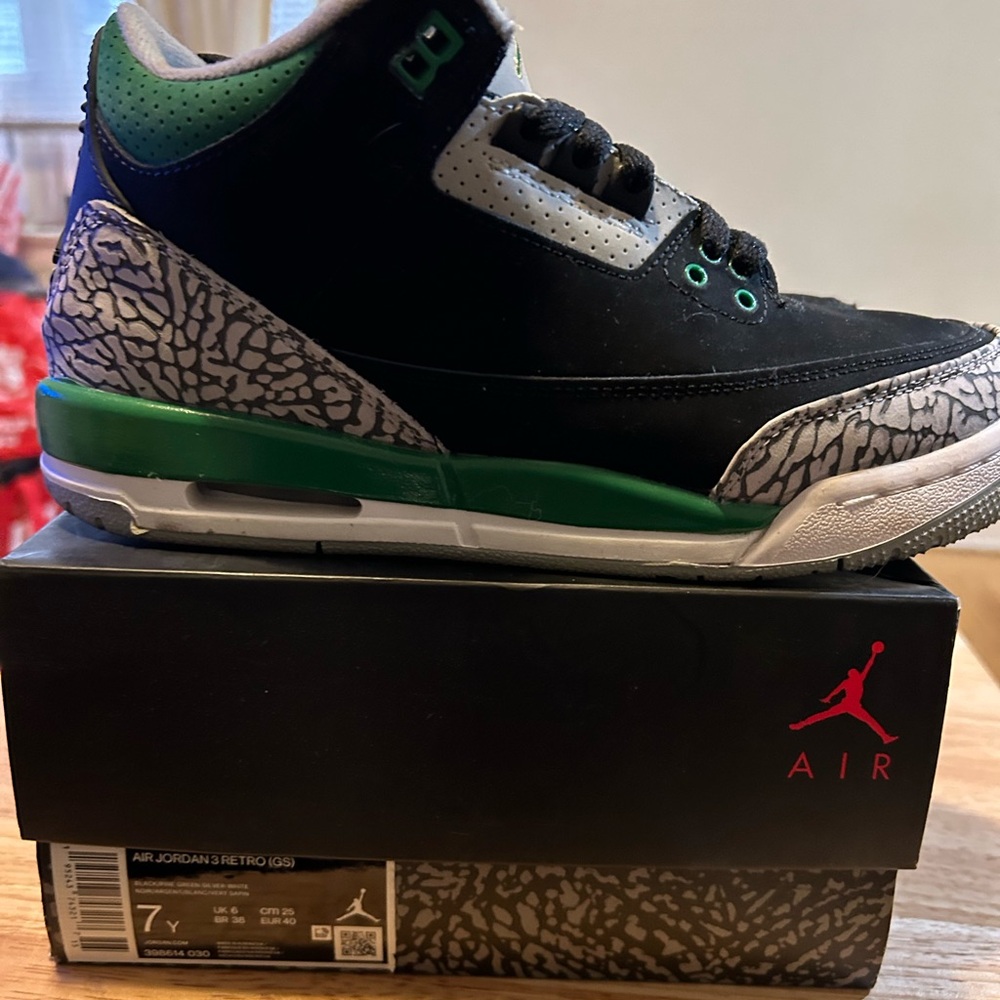 Jordan Kids Shoes - Black and Green
